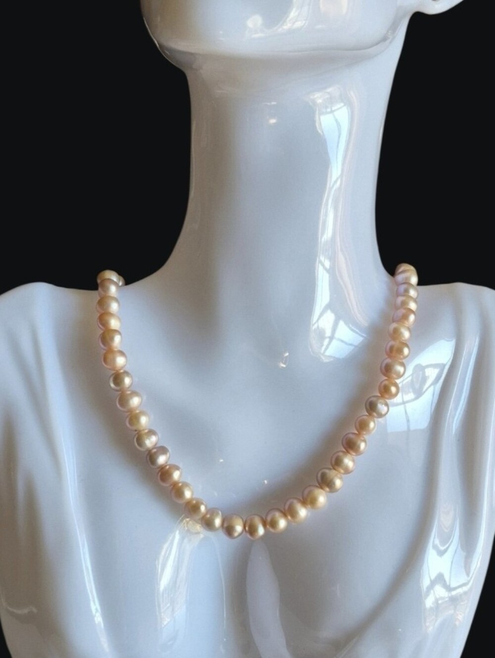 Vtg. Classic Pink Pearl Necklace